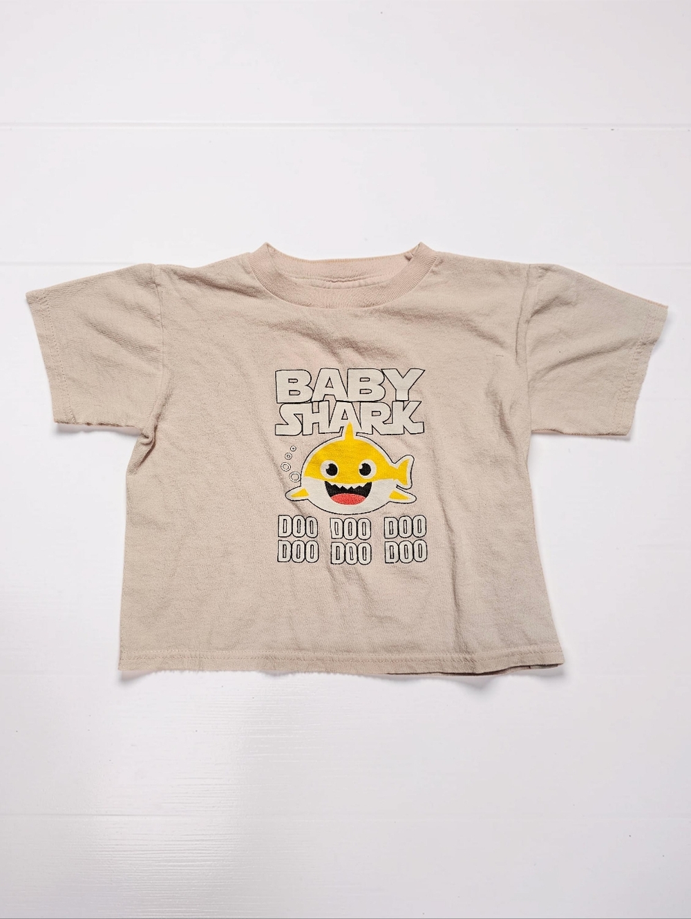 DELTA Kids' Baby Shark Graphic Tee in Light Pink with Yellow Print. Size 3T.